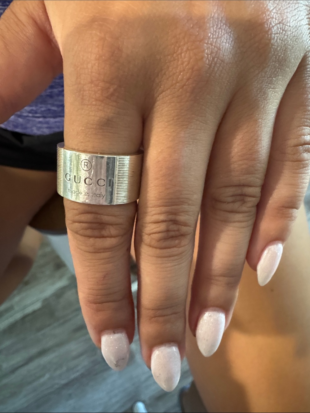 Gucci Silver Engraved Logo Band Ring - Silver